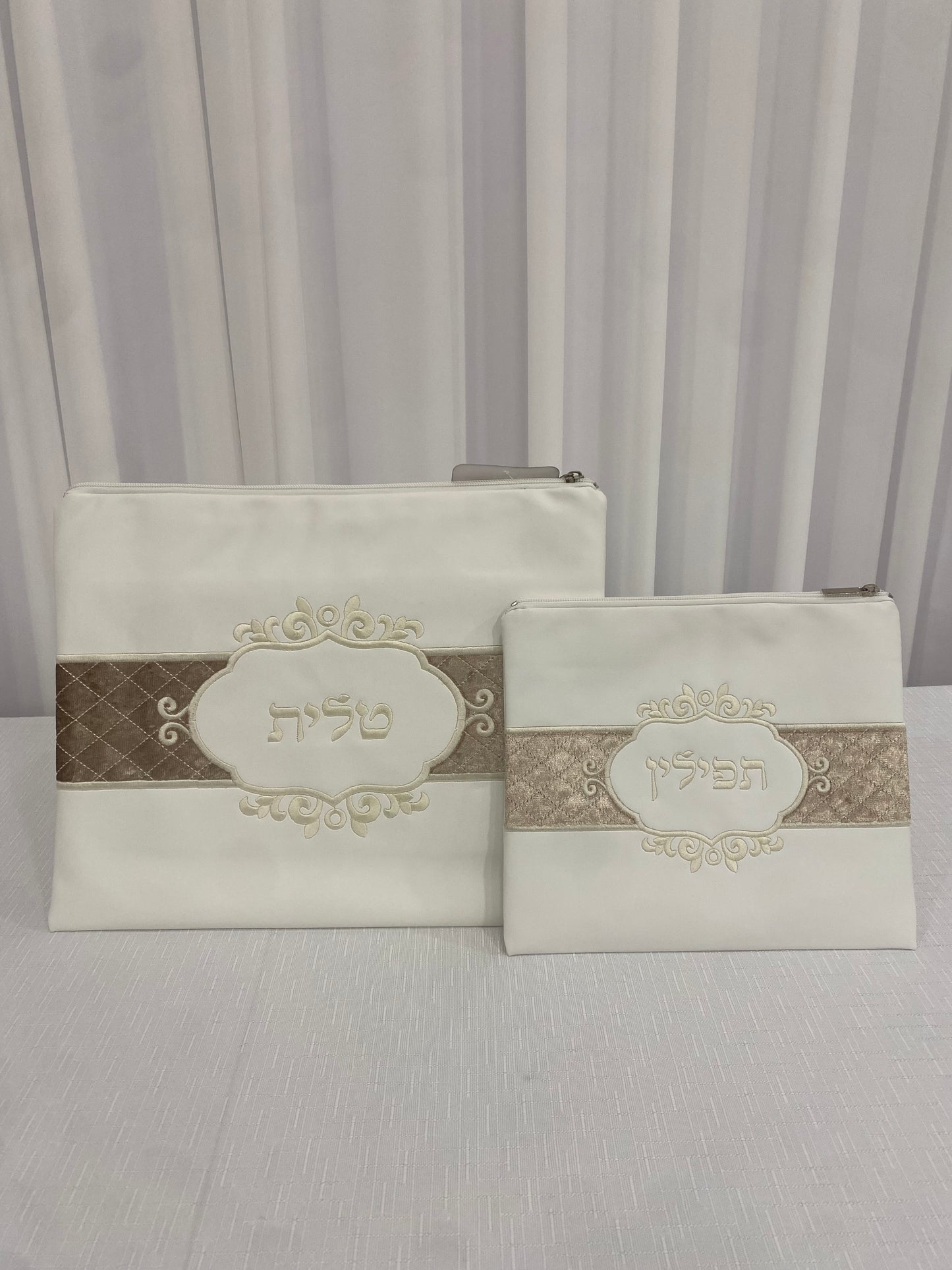 סט כיסוי טלית ותפילין לבן